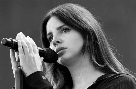 Does Lana Del Rey Write Her Own Music? A Deep Dive into the Craft and Creativity of Her Songwriting